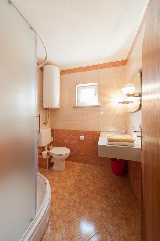Apartmenthaus Hana Karlobag Zewnętrze zdjęcie