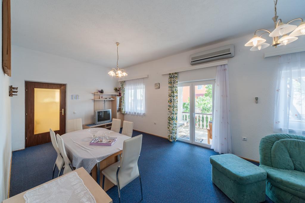 Apartmenthaus Hana Karlobag Zewnętrze zdjęcie