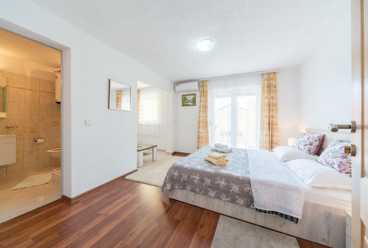 Apartmenthaus Hana Karlobag Zewnętrze zdjęcie