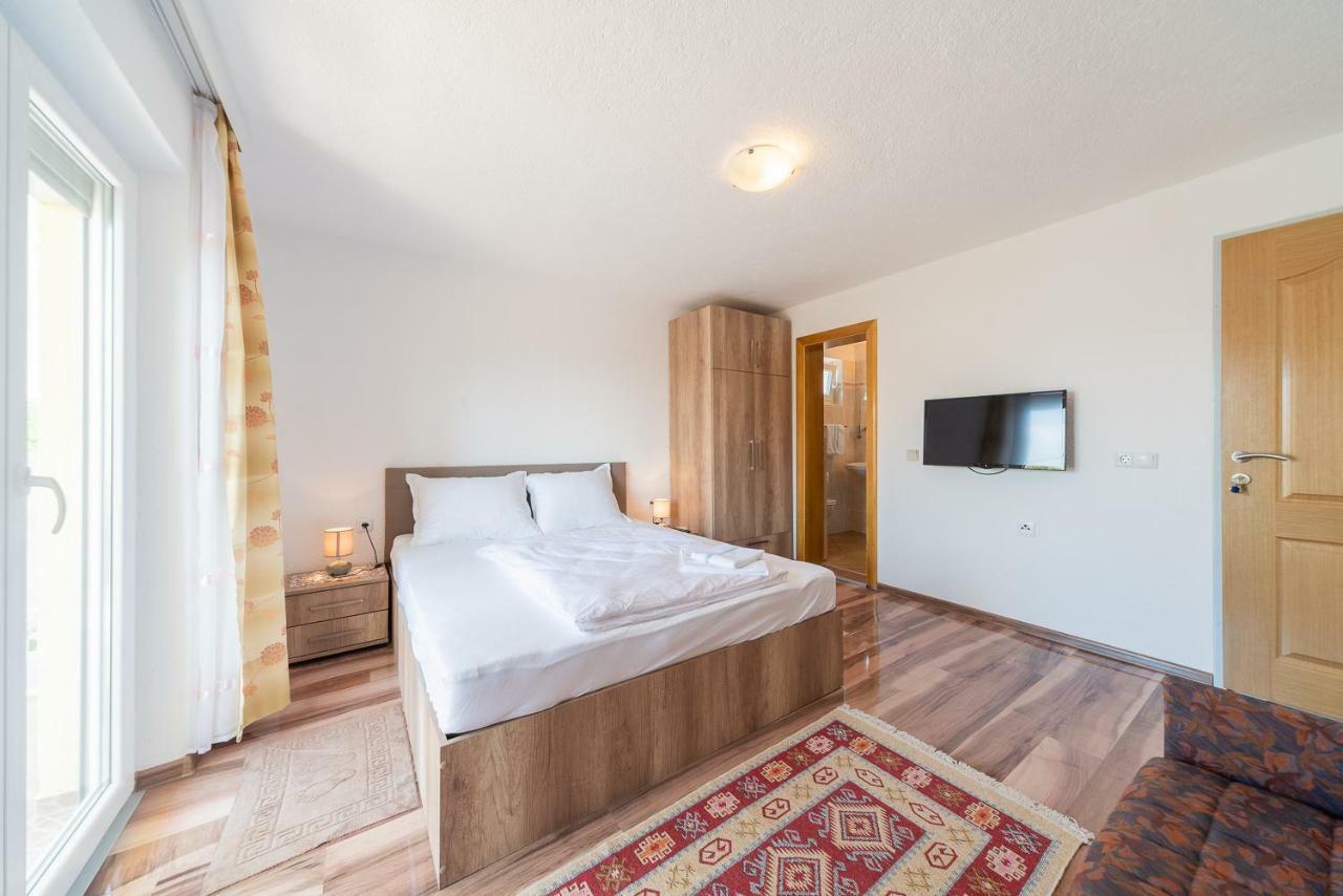 Apartmenthaus Hana Karlobag Zewnętrze zdjęcie