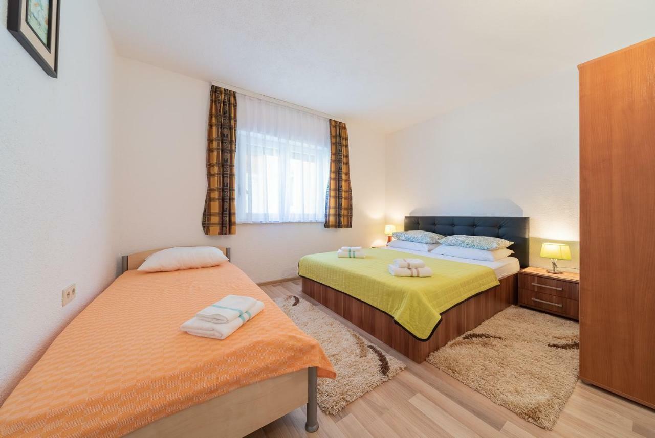 Apartmenthaus Hana Karlobag Zewnętrze zdjęcie