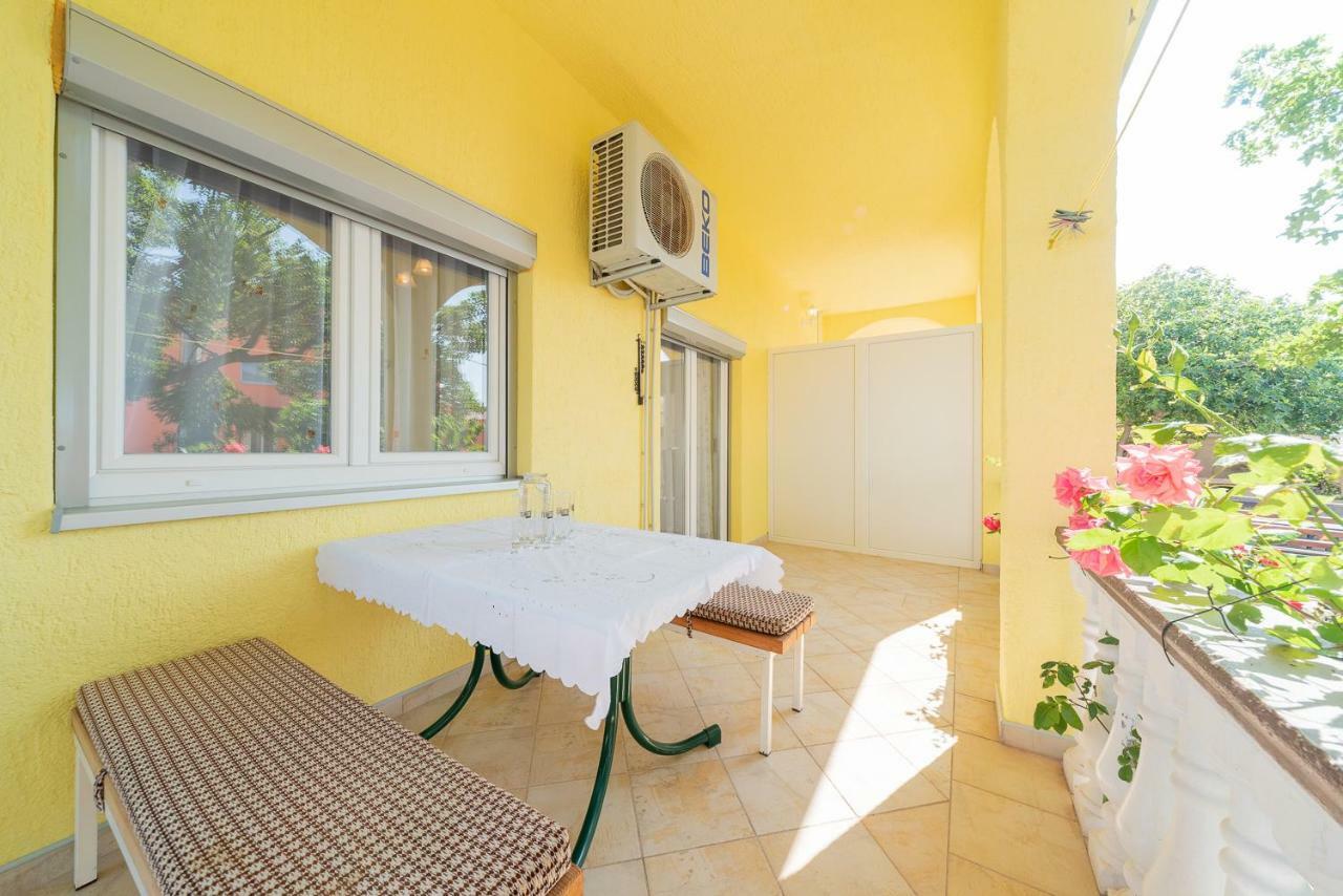 Apartmenthaus Hana Karlobag Zewnętrze zdjęcie
