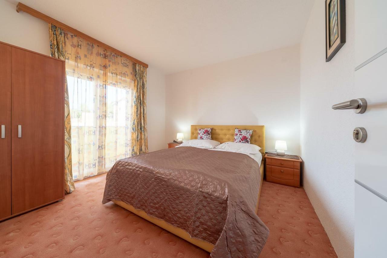 Apartmenthaus Hana Karlobag Zewnętrze zdjęcie